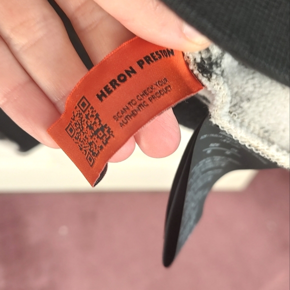 Authentic Heron Preston x Caterpillar hoodie - Picture 7 of 7